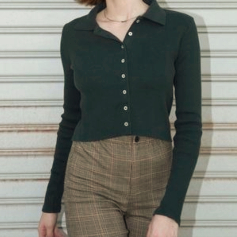 Brandy Melville Ribbed Long Sleeve Button Down Collared  Carolyne Top - Black - Picture 2 of 7